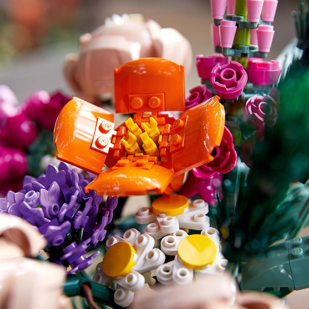 Zestaw klocków LEGO Icons Bukiet kwiatów 756 elementów 3 szt (10280) - obraz 4
