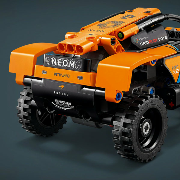 Zestaw klocków LEGO Technics Neom McLaren Extreme E Team 252 elementy 4 szt (42166) - obraz 9