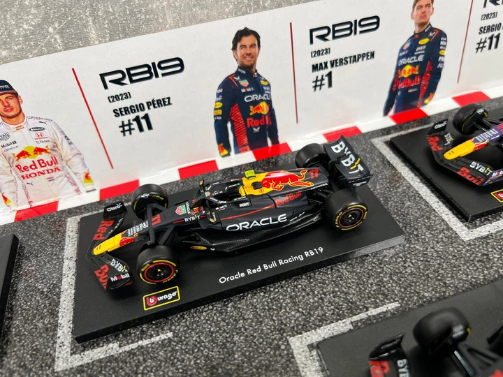 Набір Колекційних Моделей Bburago F1 Set 6 шт. Red Bull 1/43