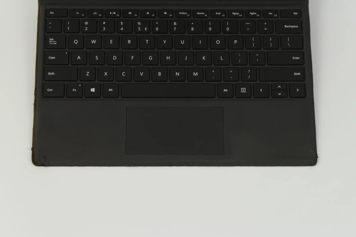 Ноутбук планшет Microsoft Surface Pro (5th Gen) i5-7300U / 8 гб