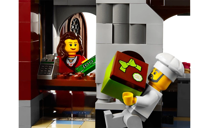 Конструктор LEGO Зимове село з пекарнею 687 деталей (10216) - изображение 5