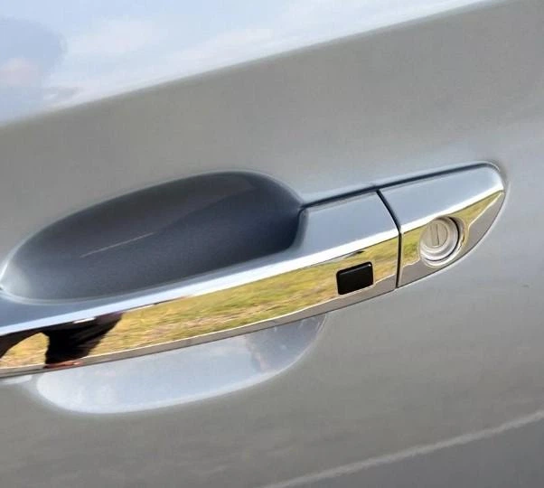 Кнопки открывания двери бесключевого доступа Keyless Hyundai
