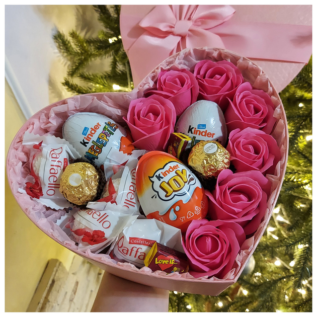 Подарочный бокс со сладостями на день Валентина для любимой – фото ...