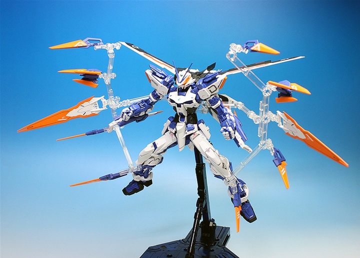 Model do składania Bandai Master Grade Gundam Astray Blue Frame D Bl 1:100 (4573102630476) - obraz 6