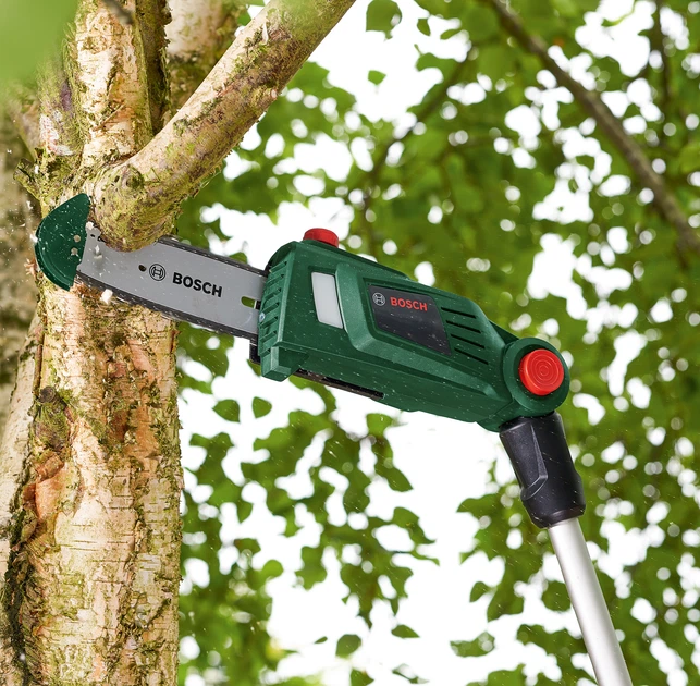 Akumulatorowe sekator teleskopowy Bosch UniversalChainPole 18 + olej do piły łańcuchowej 60 ml + 1 łańcuch tnący 20 cm (3165140888110) - obraz 5