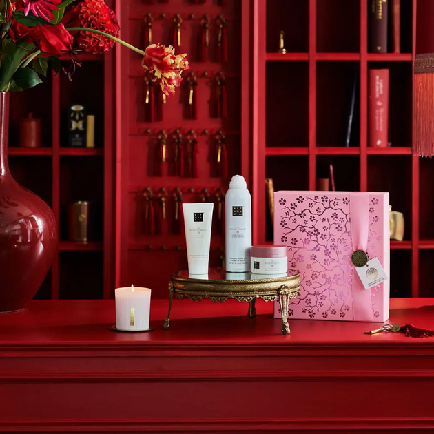 Zestaw Rituals The Ritual Of Sakura Krem do ciała 100 ml + Peeling do ciała 125 ml + Żel pod prysznic 200 ml + Świeca zapachowa 140 g (8719134184549) - obraz 3