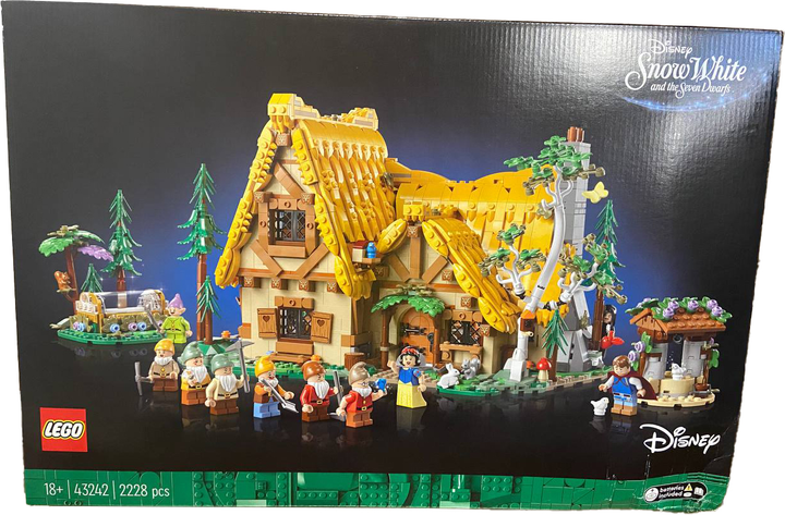 Zestaw klockow Lego Disney Chatka Krolewny Sniezki i siedmiu krasnoludkow 2228 elementow (43242) (955555906846538) - Outlet - obraz 2