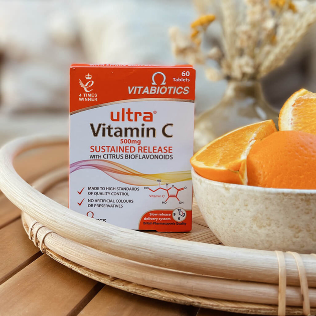 Дієтична добавка Vitabiotics Ultra Vitamin C with Citrus Bioflavonoids 60 таблеток (5021265244041) - зображення 4