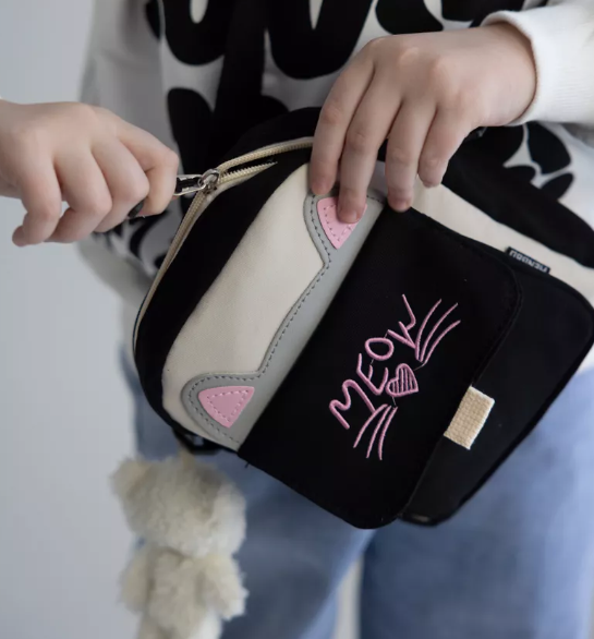 Сумка дитяча Кішечка Kitty підліткова крос-боді через плече 20x6x18 чорна (SVS) - зображення 3