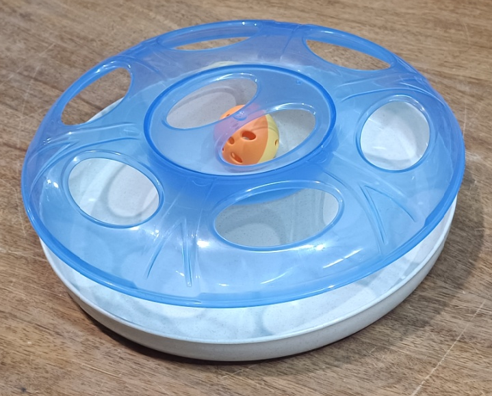 Іграшка для кота/кошенят Georplast Ufo Два м'ячі, інтерактивна, колір мікс, 10605, 25х8 см - зображення 3