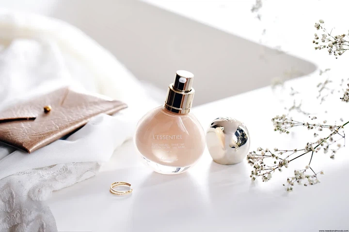 Тональный Флюид Для Лица Guerlain Lessentiel Natural Glow 16H Spf20 01W 30 Мл Без Коробки - Фото 6 Тональный Флюид Для Лица Guerlain Lessentiel Natural Glow 16H Spf20 01W 30 Мл Без Коробки - зображення 6