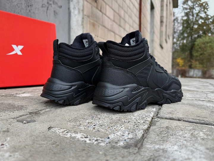 Мужские зимние кроссовки на меху Xtep Retro Shoes 977419370041