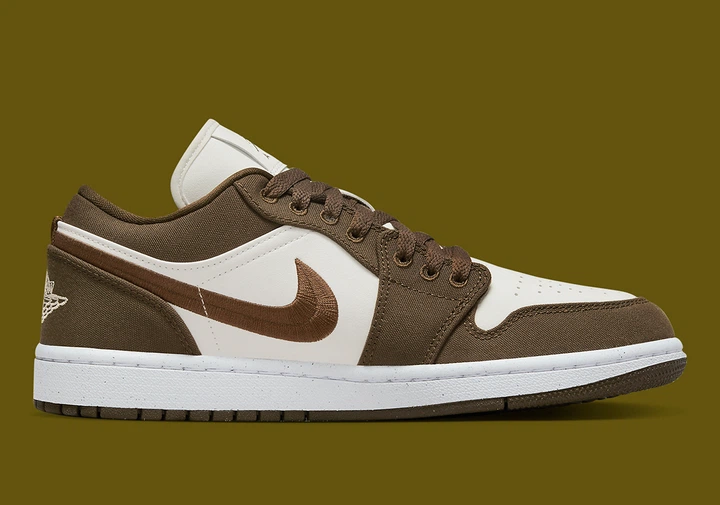 Кроссовки женские Jordan 1 Low Se 42 Коричневий DV0426-301 - изображение 3