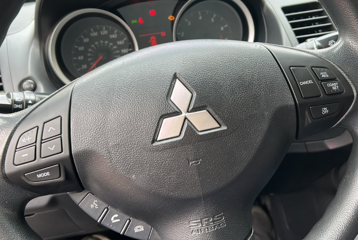 Блоки кнопок на руль Mitsubishi ASX L200 Outlander Lancer Pajero - изображение 2