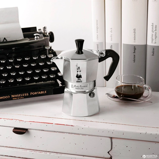 Кофеварка гейзерная Bialetti Moka Express на 6 чашек 270 мл Металл