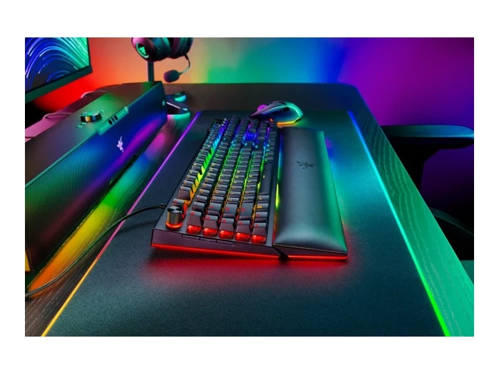 Клавіатура Razer BlackWidow V4 Pro Green Switch US (RZ03-04680100-R3M1) - зображення 5