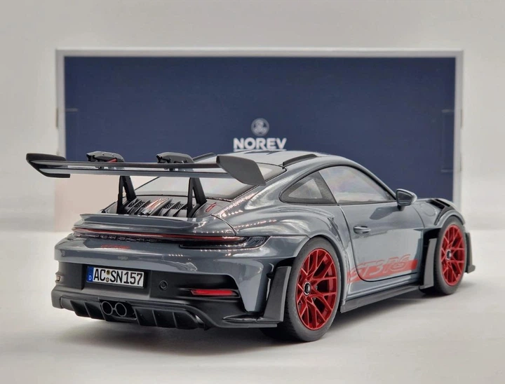 Модель автомобиля Porsche 911 (992) GT3 RS Weissach Package Arctic