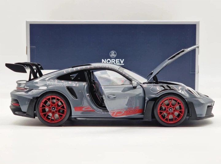 Модель автомобиля Porsche 911 (992) GT3 RS Weissach Package Arctic