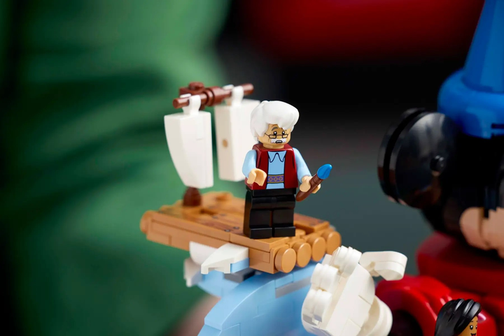 Zestaw klocków LEGO Ideas Magia Disneya 1103 elementy (21352) - obraz 11
