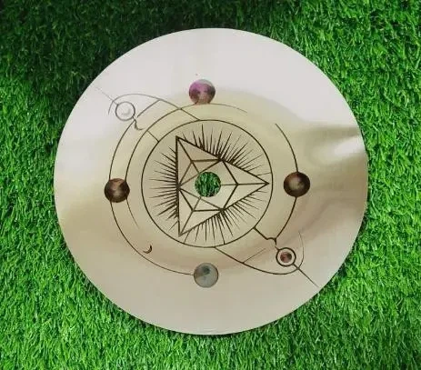 Блюдце для кальяну "2×2 Hookah" із нержавіючої сталі з орнаментом, 16 см - Фото 1 Блюдце для кальяну "2×2 Hookah" із нержавіючої сталі з орнаментом, 16 см - зображення 1