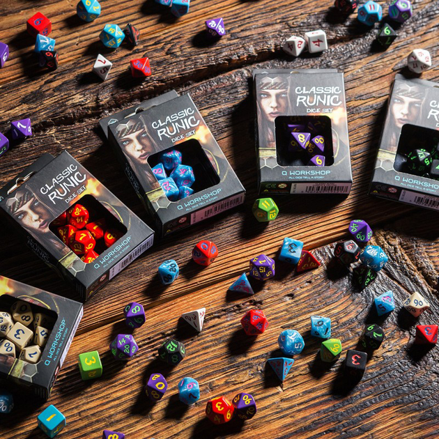 Zestaw kości Q-Workshop Classic Runic Dice Kit Klasyczny Runiczny 7 elementów Czarno-zielone (5907699494262) - obraz 4