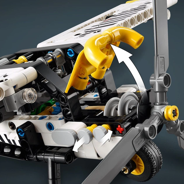Конструктор LEGO Technic Буш-літак 333 деталі (42198) – іграшки з