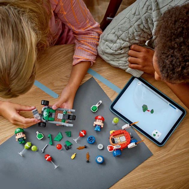 Конструктор LEGO Super Mario Mario Kart - Baby Mario vs. Baby