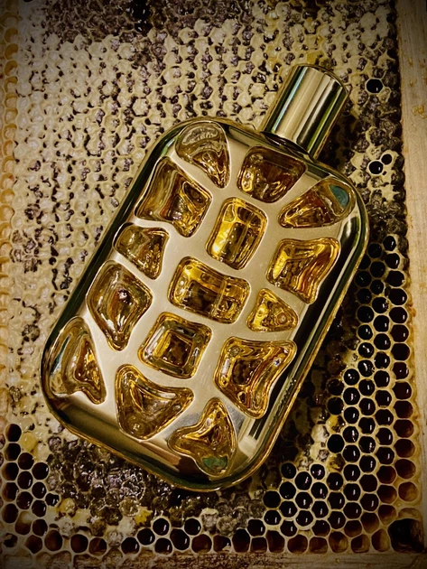 Woda perfumowana damska Fendi Furiosa 50 ml (3274872272156) - obraz 3