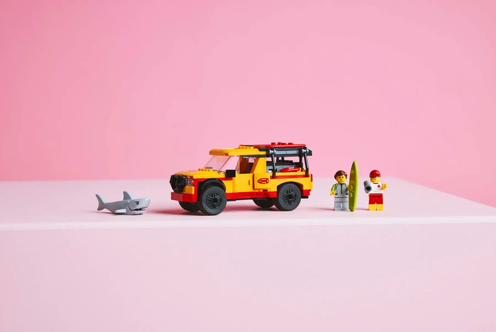 Zestaw klocków LEGO City Furgonetka ratowników plażowych 214 elementów (60453) - obraz 11