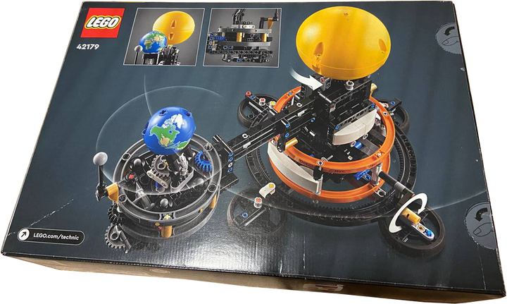 Zestaw klockow Lego Technic Planeta Ziemia i Ksiezyc na orbicie 526 elementow (42179) (955555906775869) - Outlet - obraz 2