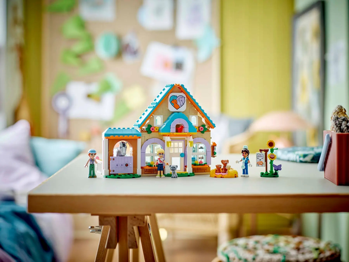 Zestaw klocków LEGO Friends Koń i lecznica dla zwierząt 428 elementów (42651) - obraz 12