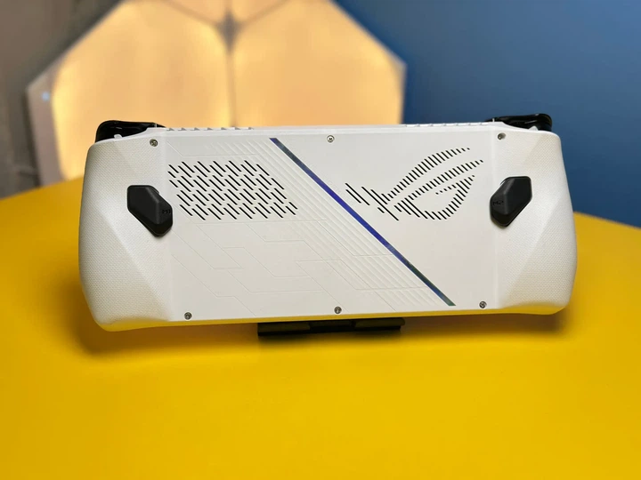 Портативна ігрова консоль Asus ROG Ally 2023 16/512GB (922A) Б/В [119351] - зображення 2