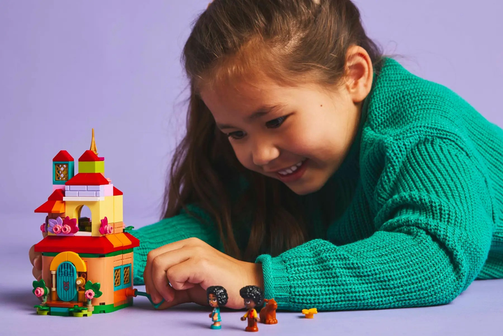 Конструктор LEGO Disney Princess Наше магічне Енканто 186 елементів (43261) - зображення 8