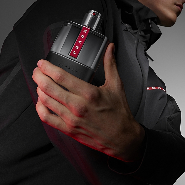Zestaw męski Prada Luna Rossa Carbon Woda toaletowa 50 ml + Żel pod prysznic 75 ml (3614274109450) - obraz 4