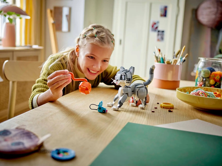 Конструктор LEGO Creator 3 в 1 Пустотливий котик 407 елементів (31163) - зображення 10