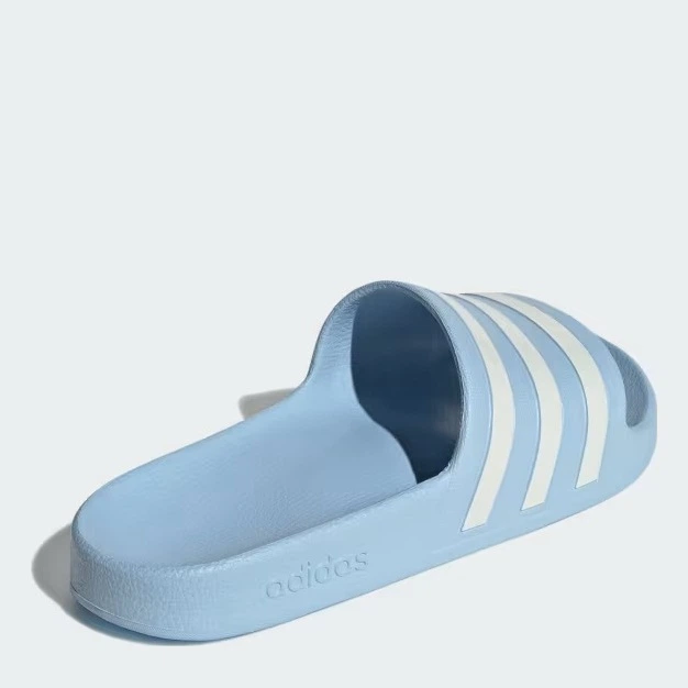 Женские шлепанцы для пляжа Adidas Adilette Aqua IE8919 40.5 (8US/7UK) 25.5 см Голубые (4067893960602) - Фото 4 Женские шлепанцы для пляжа Adidas Adilette Aqua IE8919 40.5 (8US/7UK) 25.5 см Голубые (4067893960602) - изображение 4