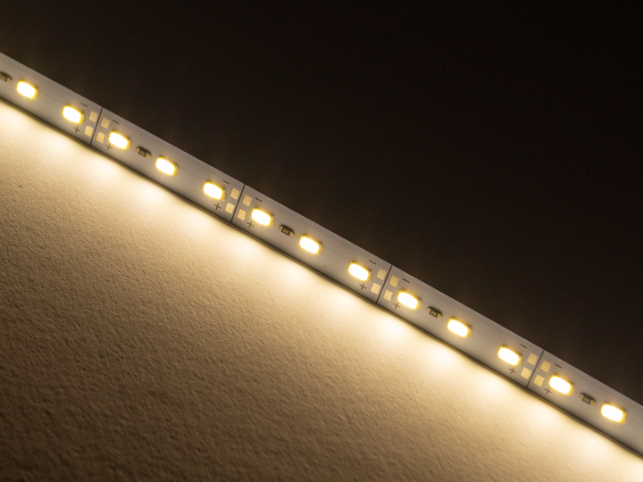 Светодиодная линейка SMD5630 72 LED 12В 14Вт 25-30Лм IP20 3500K 1000мм - изображение 2