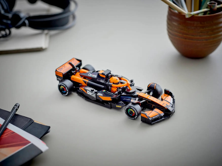 Zestaw klocków LEGO Speed Champions Bolid F1 McLaren Team MCL38 269 elementów (77251) - obraz 12