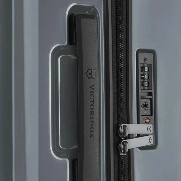 Чемодан Victorinox Travel AIROX/Silver 612508 (Средний) - изображение 7