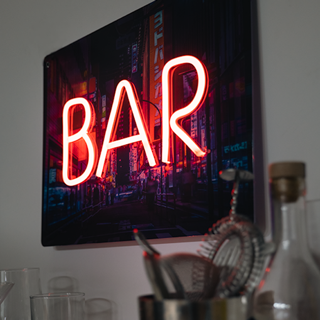 Dekoracyjny neon LED Fizz Creations Bar 42 x 29 cm (5060949249040) - obraz 2