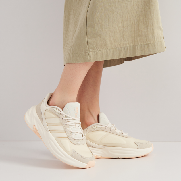 Жіночі кросівки для бігу adidas Ozelle GX1727 41.5 (7.5UK) 26 см Білі (4065427733265) - зображення 2