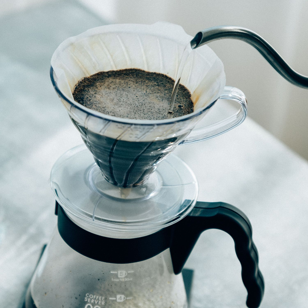 Zestaw Hario V60 Craft Coffee Maker Dripper plastikowy V60-02 + Serwer 600 ml + Filtry papierowe 40 szt + Miarka (4977642143517) - obraz 3