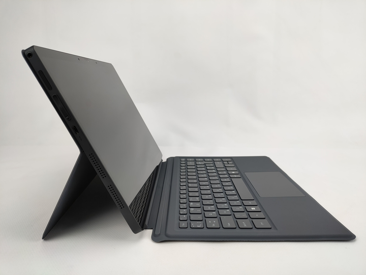 [超美品]Minisforum V3 Ryzen 7 8840U32GB 1TB Ryzen 7 8840U搭載の爆速Windowsタブ「Minisforum V3」レビュー