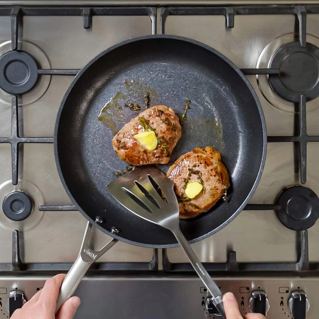 Patelnia Ninja Zerostick ze stali nierdzewnej 28 cm (622356250221) - obraz 3