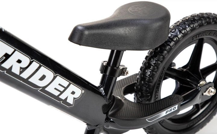 Rowerek biegowy Strider 12 Pro Black (0848953002098) - obraz 7
