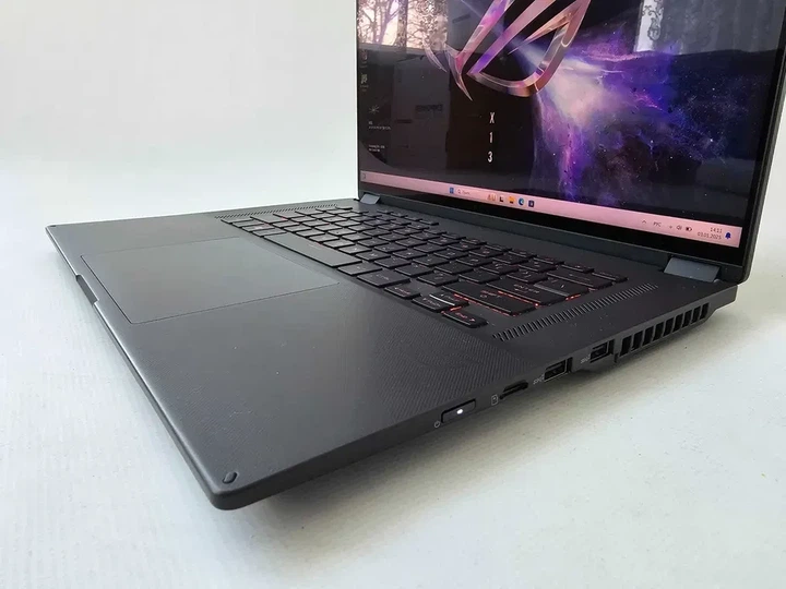 Ноутбук Asus ROG Flow X16 R9 6900HS/RTX 3070TI/RAM 32GB/SSD 1TB/QHD 165Hz Б\В - зображення 3