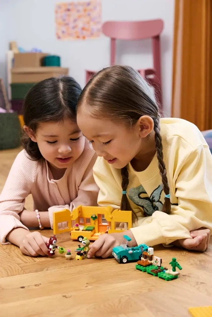 Конструктор LEGO Animal Crossing Лейф и его трейлер и садовый магазин 263 детали (77054) - изображение 7