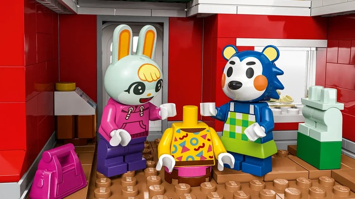 Конструктор LEGO Animal Crossing Способные сестры и магазин одежды 322 детали (77055) - изображение 8