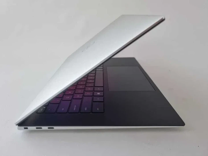Ноутбук Dell XPS 9500 I7 10750H/GTX 1650TI/RAM 16GB/SSD 512GB/IPS 4K Б\В - зображення 5