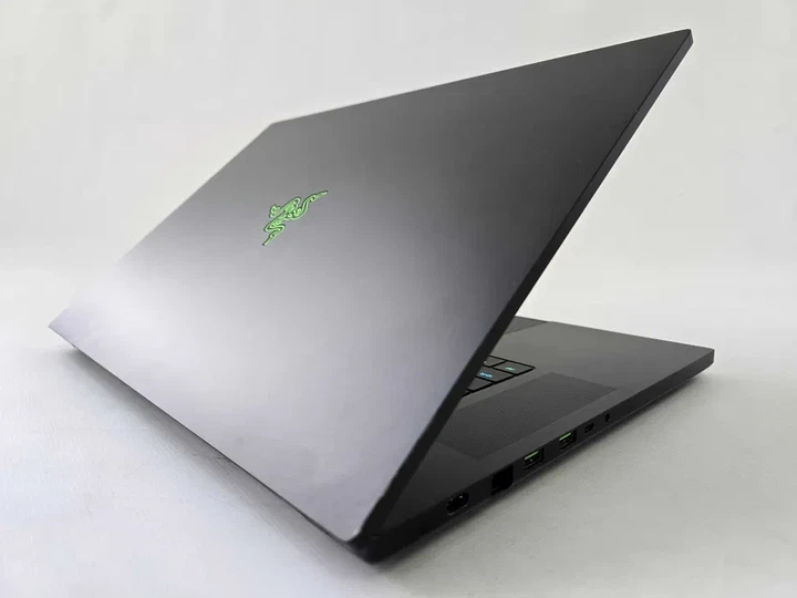 Ноутбук Razer Blade 18 (2023) i9 13950HX/RTX 4090/RAM 32GB/SSD 1TB Б\В - изображение 7